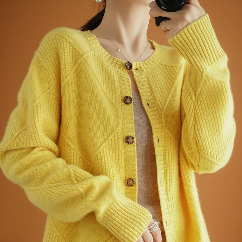Autumn and winter new style pure woolen sweater women cardigan plus size Korean women's knitted sweater coat short