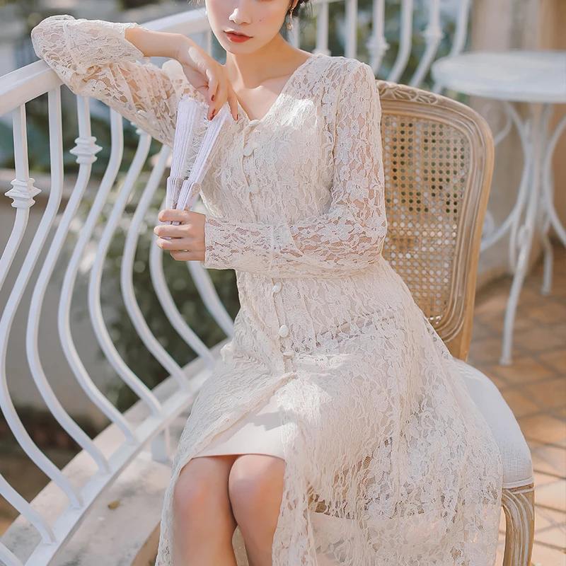 Женское однобортное платье-трапеция с V-образным вырезом и кружевом | Женская