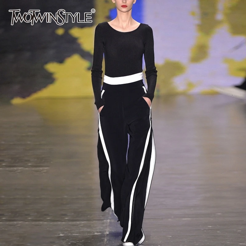 TWOTWINSTYLE комплект из двух предметов для женщин с круглым вырезом и длинными рукавами футболки Высокая талия хит цвет брюки женский костюм осень мода новинка