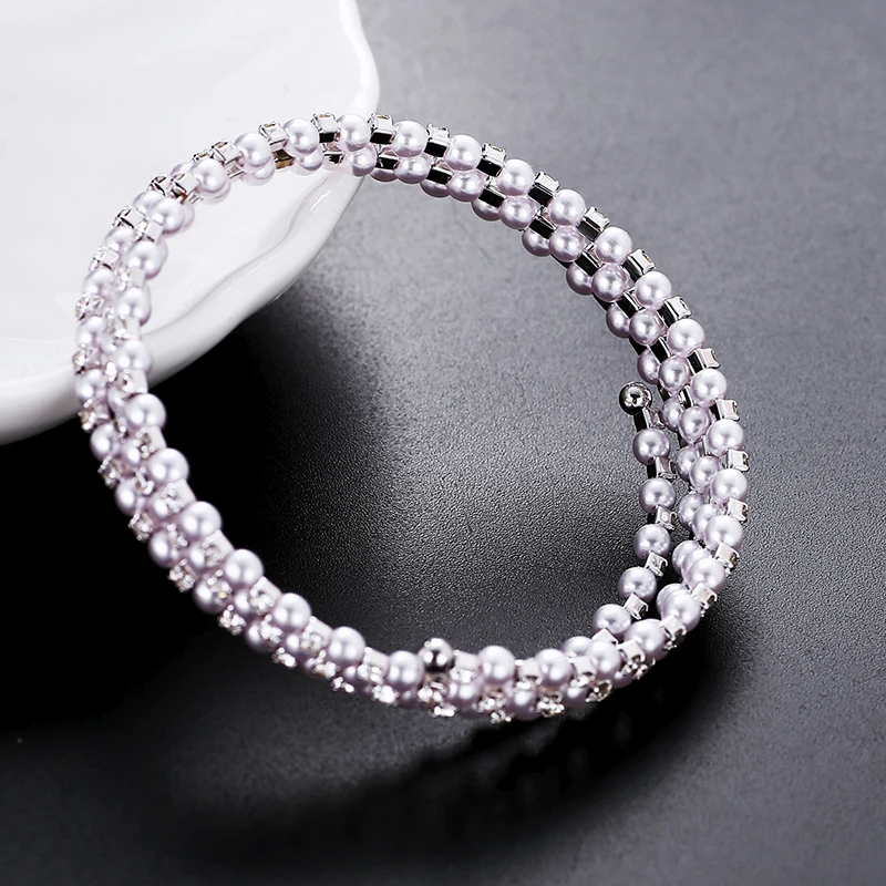 Очень девушки Многослойные белые браслеты с жемчужными бусинами Шарм