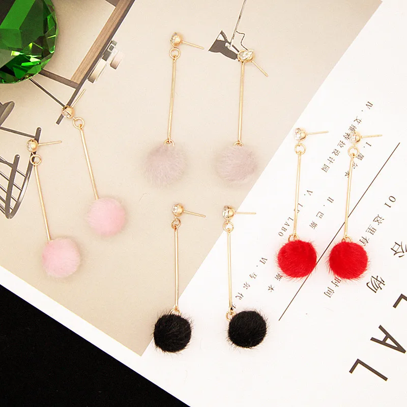 Женские серьги Помпоны CARTER LISA из мягкого меха с длинной кисточкой 4 цвета