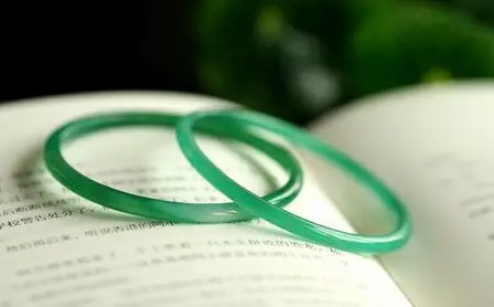 Бразильский натуральный зеленый халсидон тонкий браслет очень ледяной