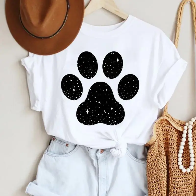 Женская футболка с принтом Собачья лапа и надписью леопард | одежда