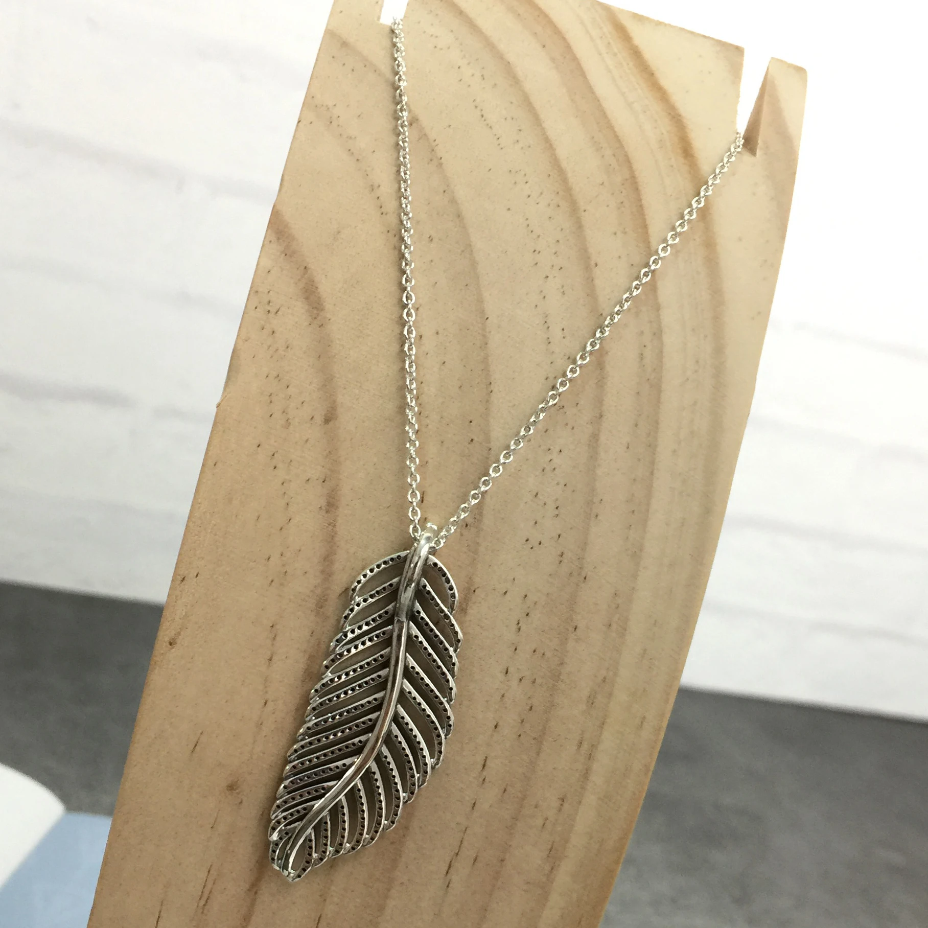 

2019 100% 925 Sterling Silver Classic Shimmering Feather Pendant Necklace Women Charm Fashion Personality Jewelry Free shipping