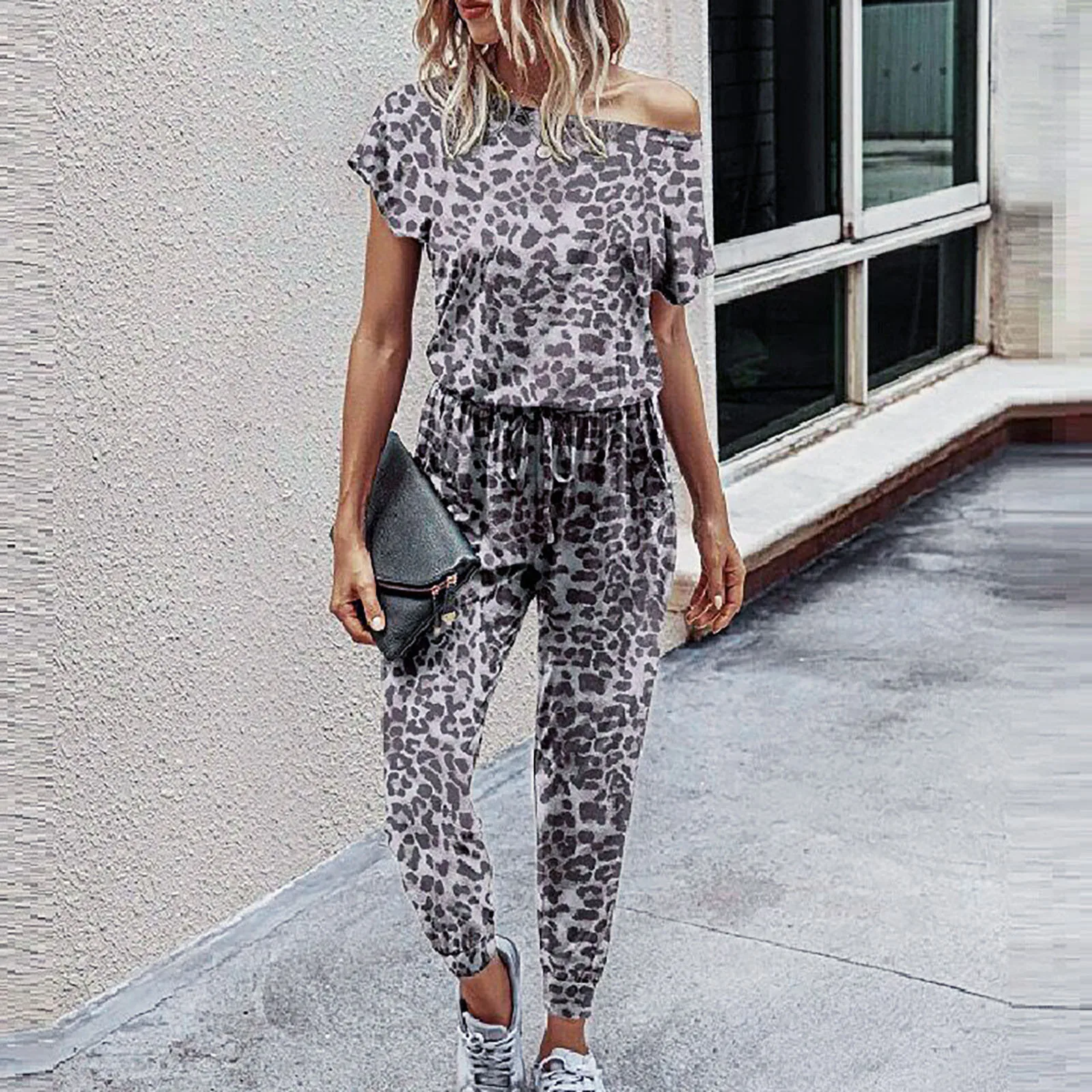 

Женский Летний комбинезон с коротким рукавом и косым воротником