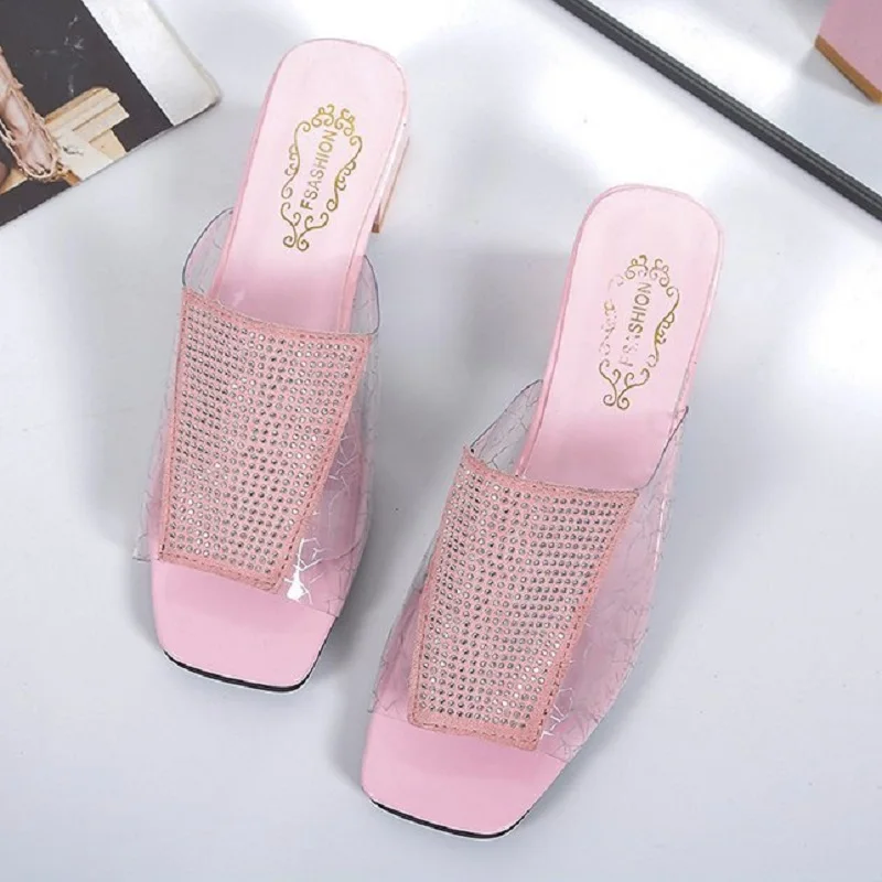 

2021 Summer Slippers Women Flip-flops Sandals Fashion Rhinestone Sandals Wind Transparent PVC High-end Women Outdoor Flip-flops