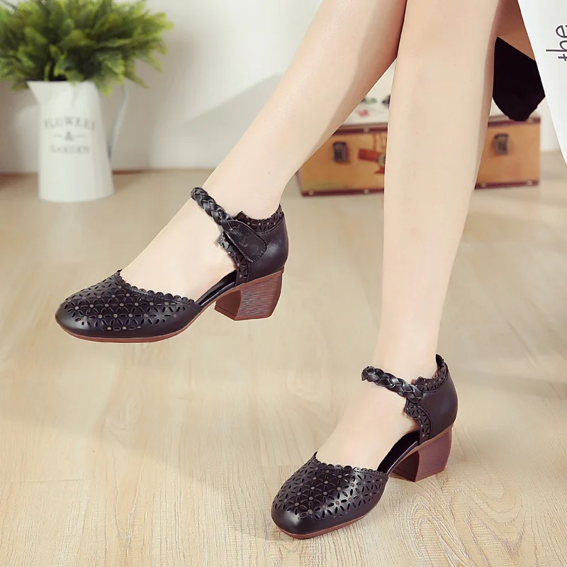 Xiuteng  2022 Summer New Soft Bottom Flat Genuine Leather Women Shoes Women Sandals Retro Handmade Flower Sandals For monther