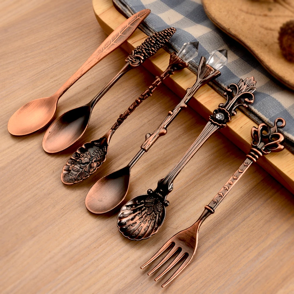 

Vintage Royal Court Style Tea Coffee Spoon Mixing Spoon Ice Cream Small Decoration Zine Alloy Gift For Bar Party