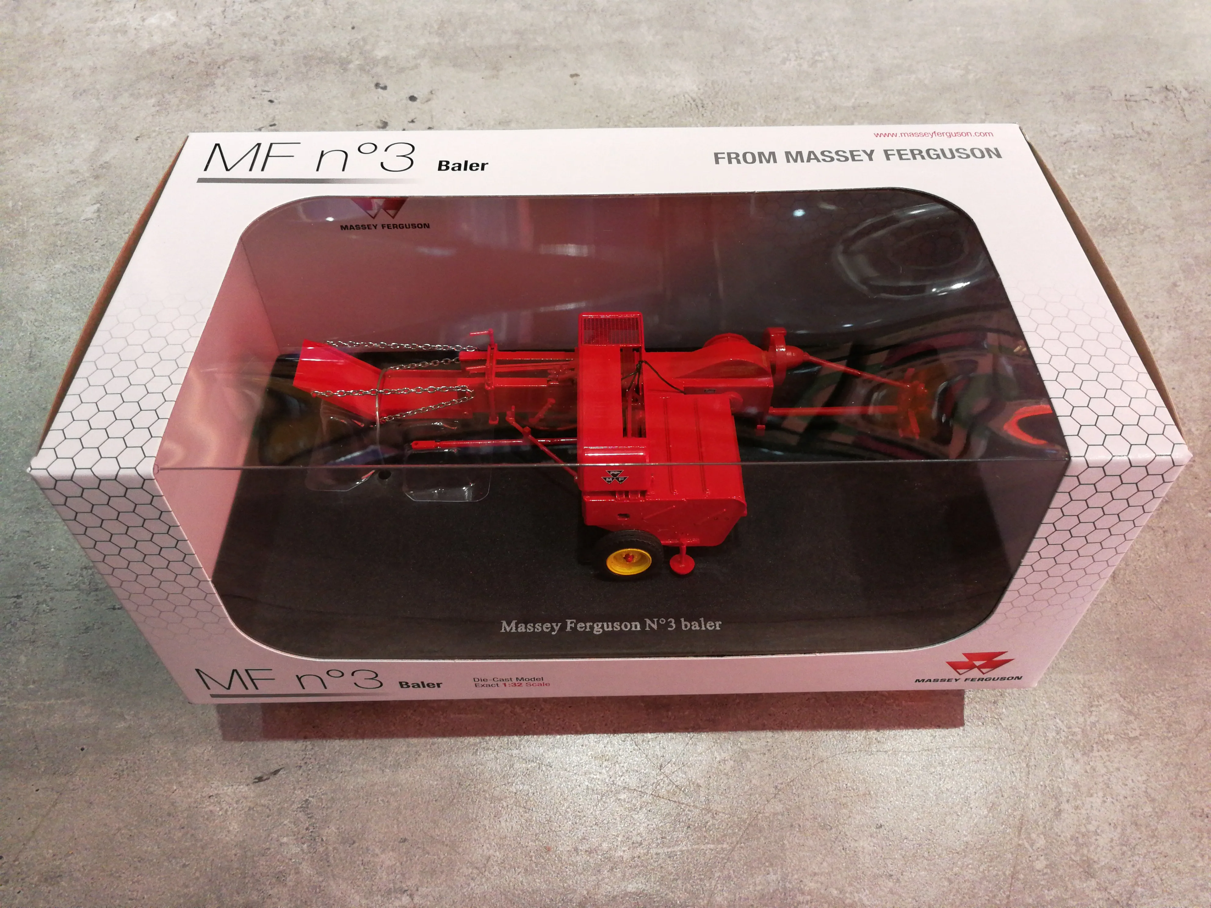 Пресс подборщик UH5239 Massey Ferguson MF No.3 красные игрушки|tractor toy|new hollandtractor siku |