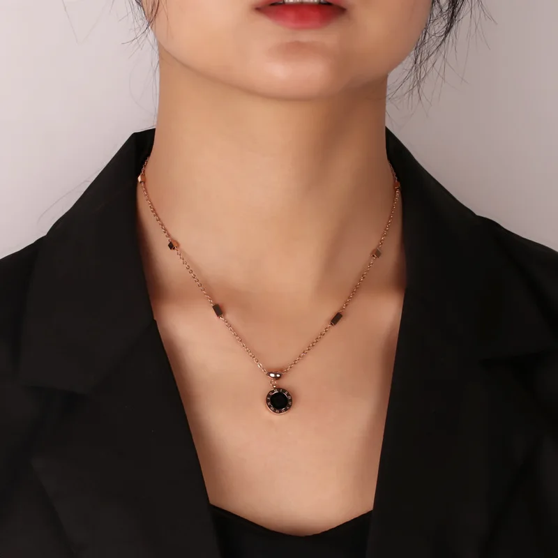 

TOSAKO Stainless Steel Necklace Titanium Pendants Sweater Chain Roman Numerals Shell Female 2021 Trend Jewelry