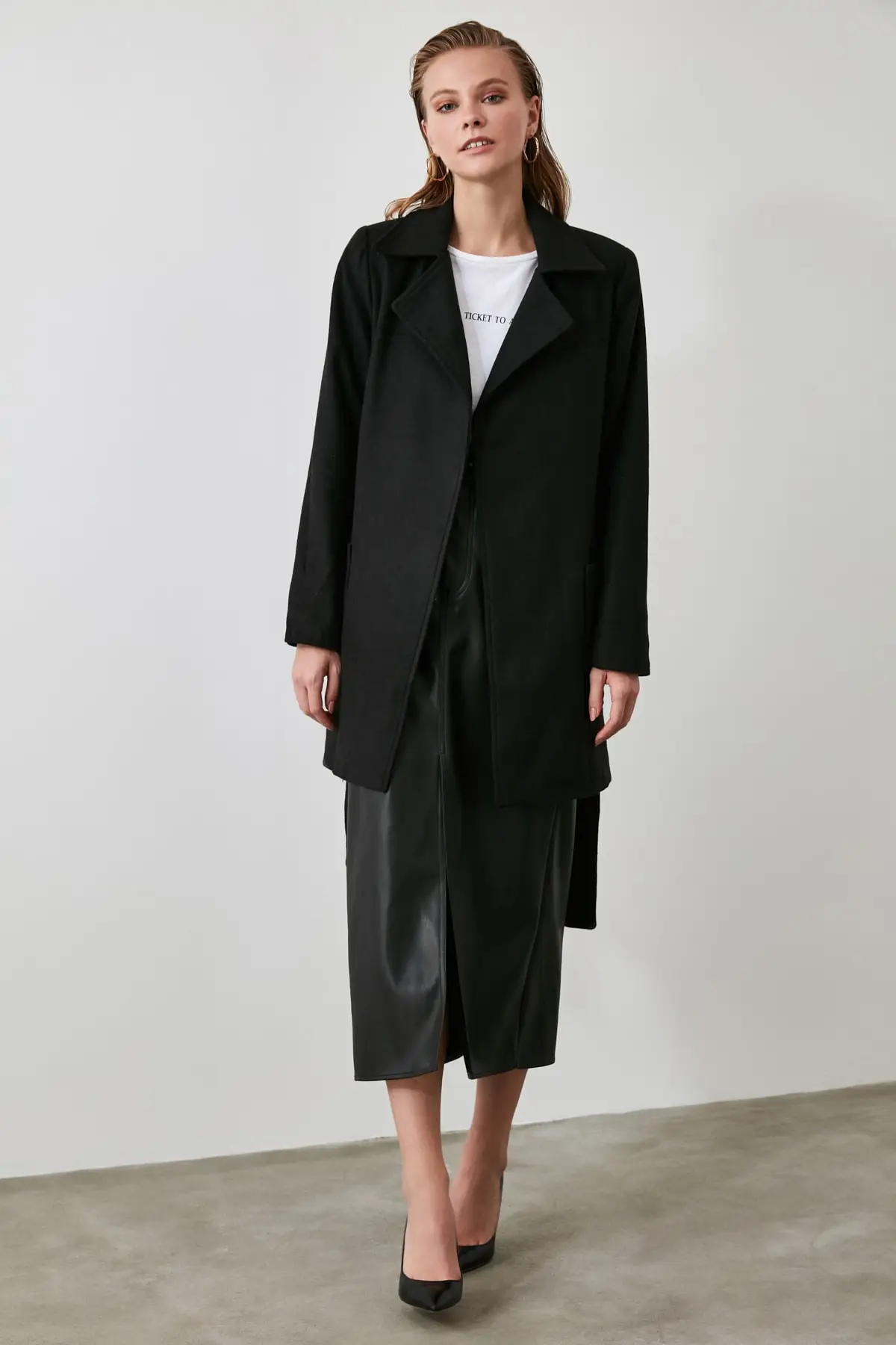 Трендовое черное шерстяное пальто TWOAW20KB0032|Женские куртки| |