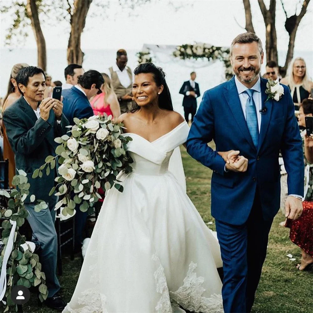 

Роскошное кружевное бальное платье с V-образным вырезом, свадебные платья 2021, сексуальные свадебные платья с открытой спиной и рукавом-крыл...