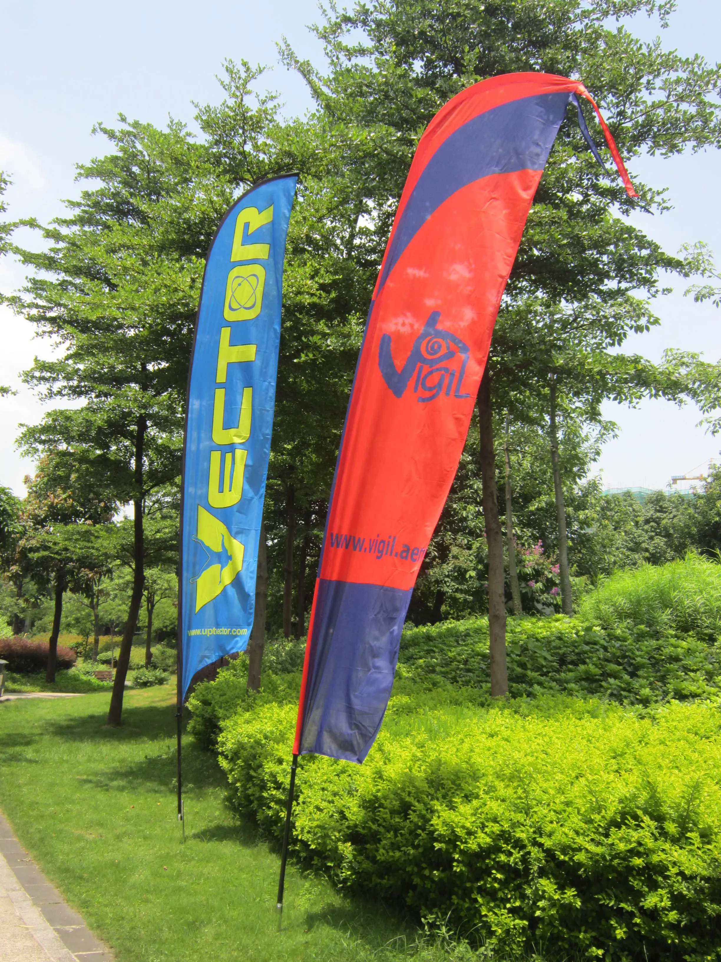 

Business Advertising With Logo And Stand Wind Banners Beach Flag Promotion
