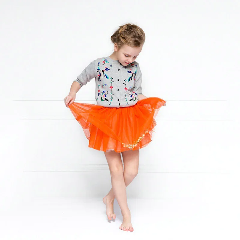 Одежда для всей семьи Модное хлопковое пальто мамы и ребенка дочки с вышитыми