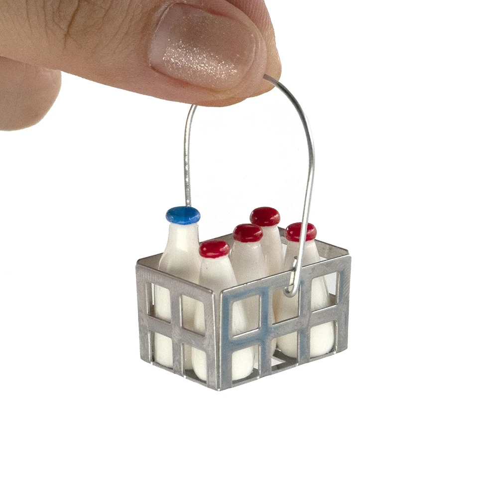 

Миниатюрный Кукольный дом 1/12, металлическая корзина с молочной бутылкой, модель напитков, игрушки для мини-украшения, аксессуары для куколь...