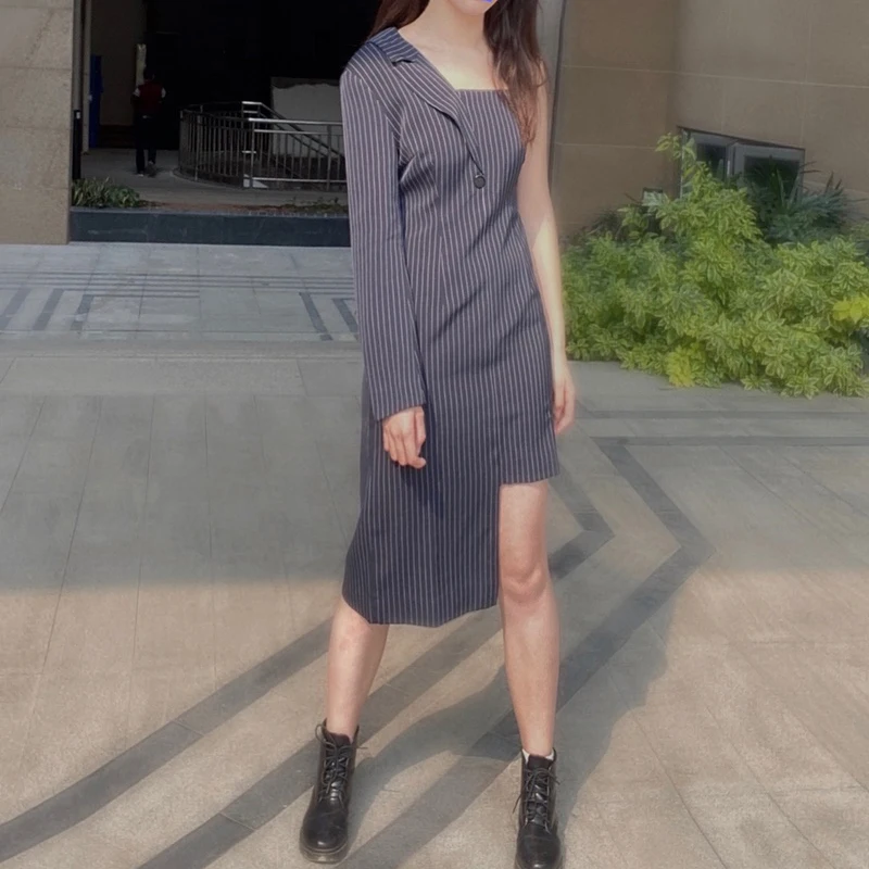 Женское Бандажное платье AEL синее на одно плечо с открытой спинкой лето 2020