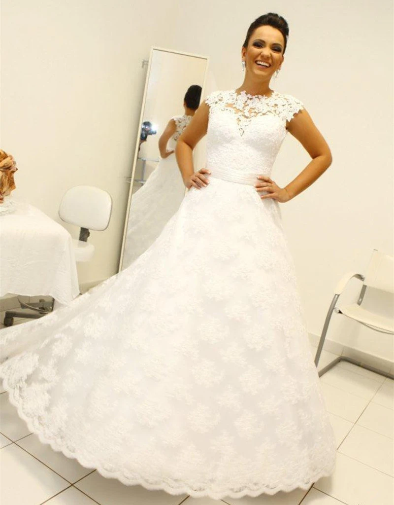 Женское кружевное свадебное платье нежное с высоким воротником и рукавом