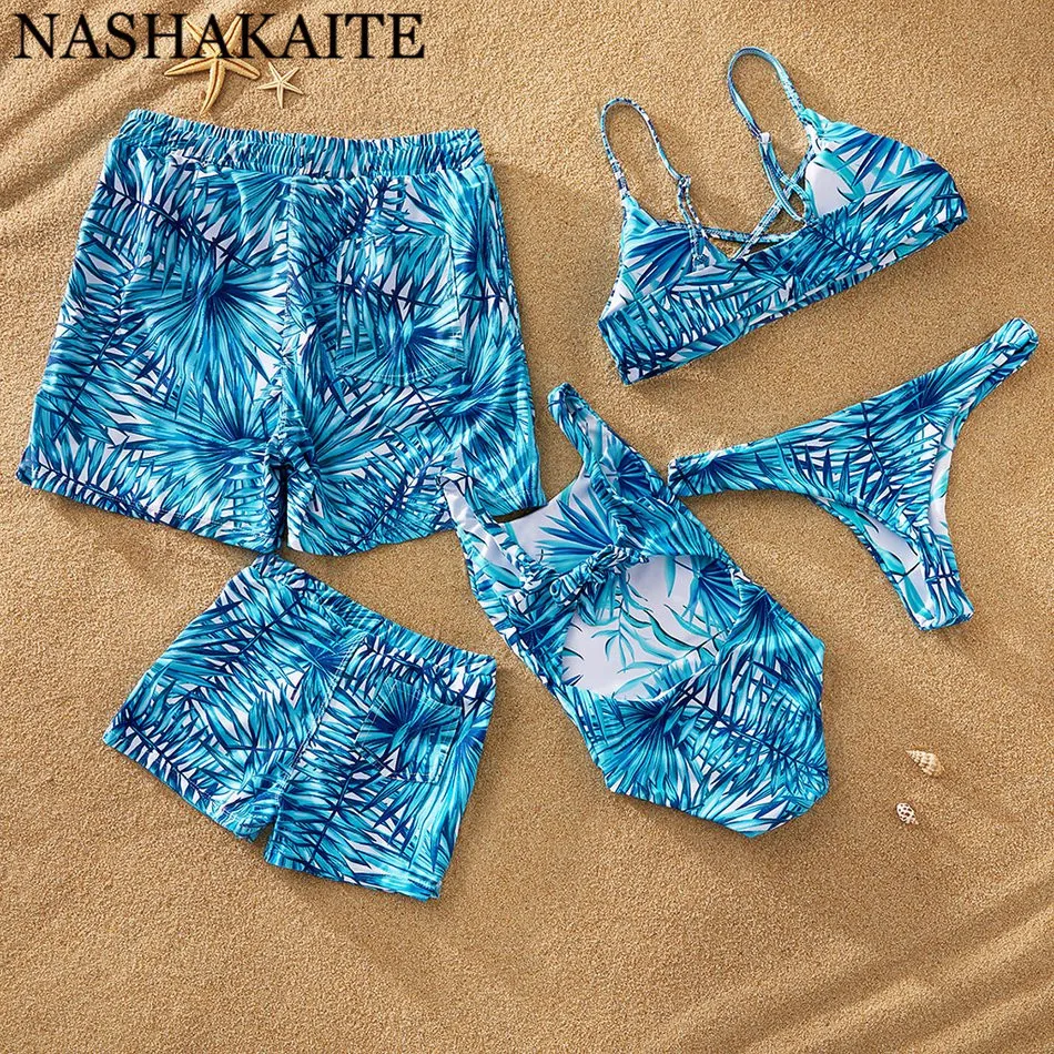 NASHAKAITE/семейная одежда для купания; коллекция года; летний пляжный костюм для отдыха с принтом в виде голубых листьев; купальный костюм «Мама и я»; мужские пляжные шорты для мальчиков