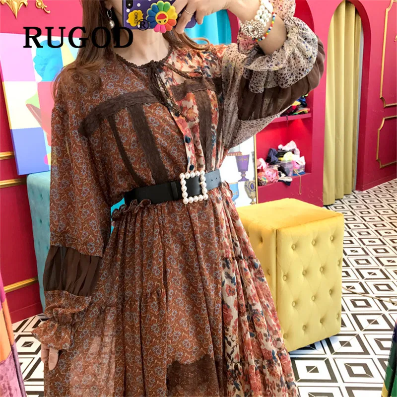 Женское шифоновое платье с широким подолом круглым вырезом и Расклешенным