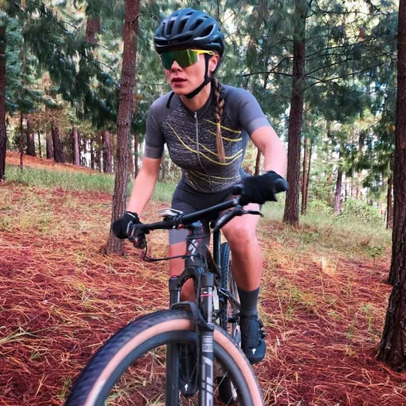 

Sportswear & Accessories