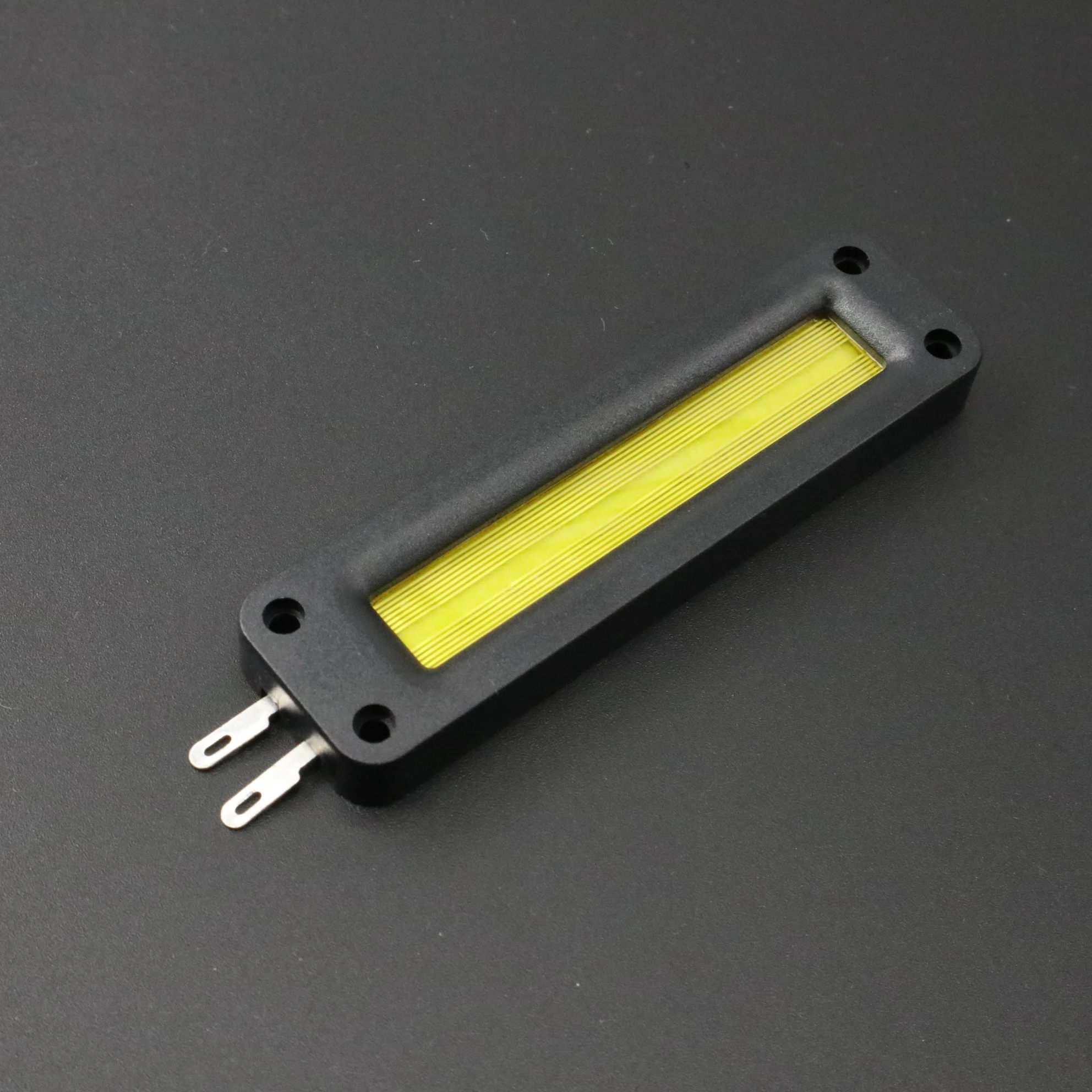 Суперпоясная Колонка прямоугольной формы с высоким громкоговорителем 23х83 мм