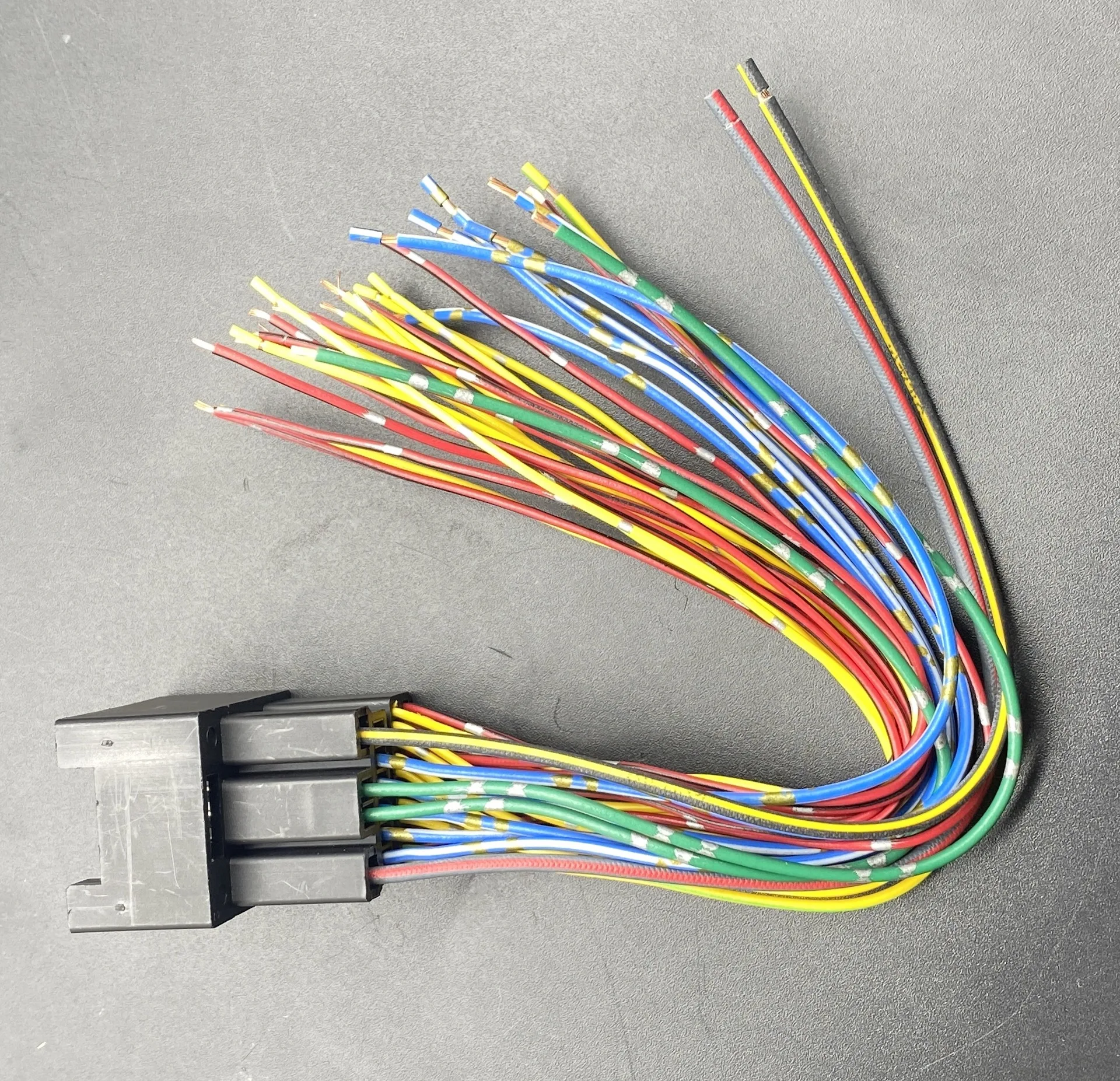 

1pc for 2020 Ford Focus new CD plug connector 32PIN cable