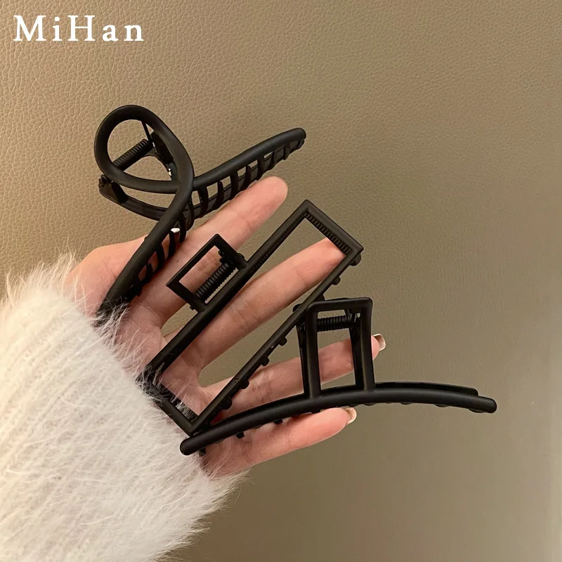 

New Fashion Geometric Black Hair Claw Matte Vintage Temperament Hair Clip Woman Accesories
