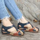 Сандалии женские в римском стиле, босоножки на танкетке, круглый носок, перекрестная Пряжка, Винтажная обувь из искусственной кожи, разные цвета, на лето