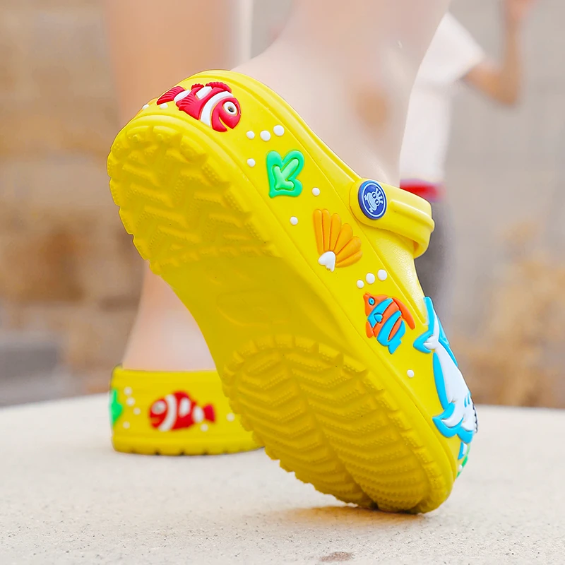 

Child Sandals Crocks Summer Hole cute Crok Rubber Kids Unicorn Dinosaur Garden Shoes Blue Beach Flat Sandals Slippers