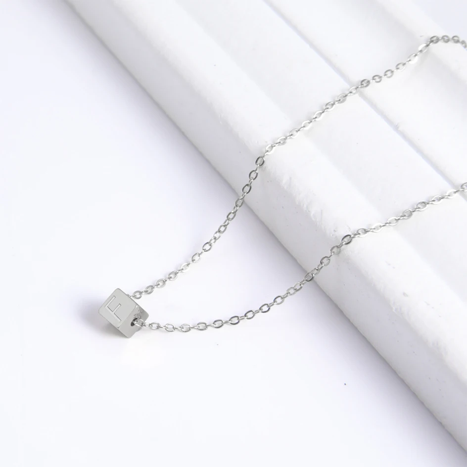 Teamer Первоначальное письмо ожерелье куб женский квадратный кулон сердце