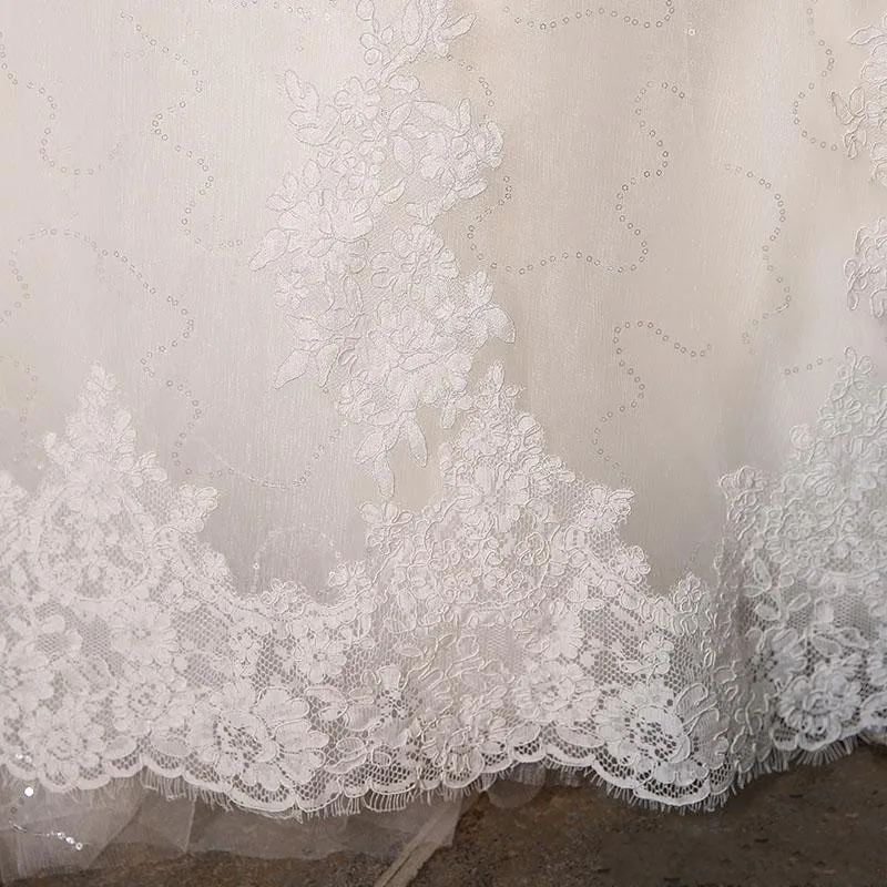 

Modest A Line Wedding Dresses Sheer Bateau Nec Lace Appliques Back Country Chic Bridal Gown Custom Made Mariage Hot Sale