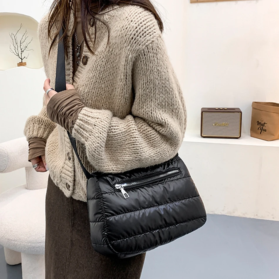 

Зимняя женская маленькая сумка-мессенджер через плечо из высококачественной пуховой ткани, женская сумка через плечо, роскошная дизайнерс...