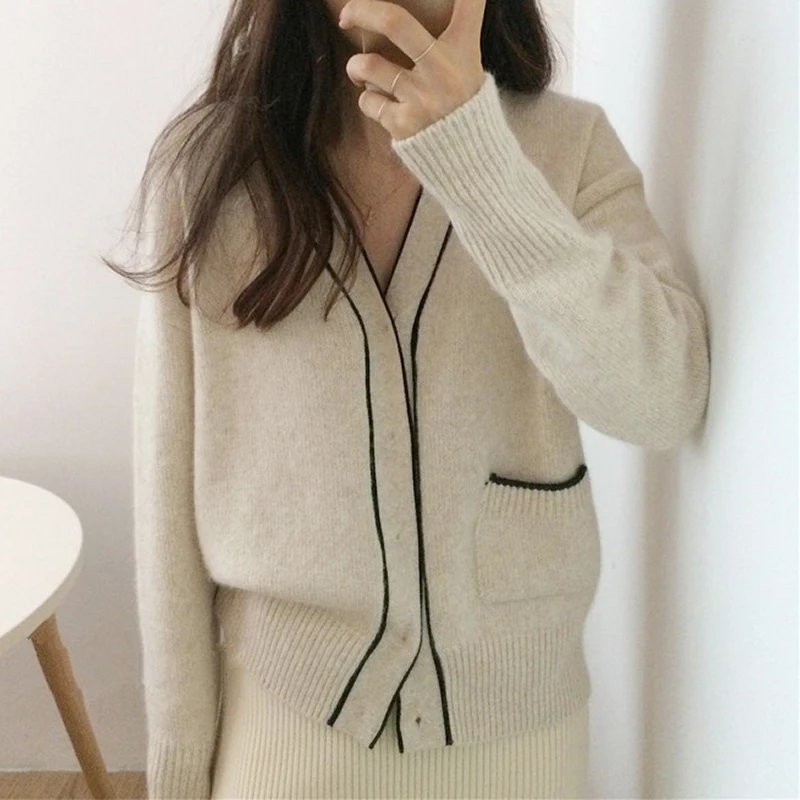 

Knitted Sweater Women Elegant V Neck Korean Style Cardigan Sweater Femlae Batwing Sleeve Casual Office Patchowrk Sweaters Lady