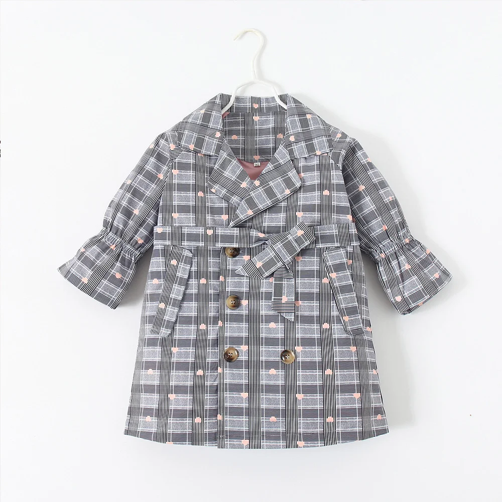 

Тренч для девочек, модная детская одежда в Корейском стиле, осенняя ветровка с принтом Love для девочек, милое пальто средней длины с лацканам...