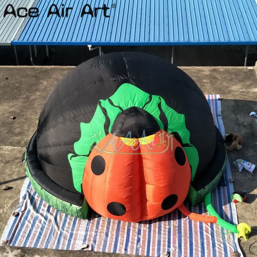 Гигантская надувная купольная палатка в форме божьей коровки Планетарная