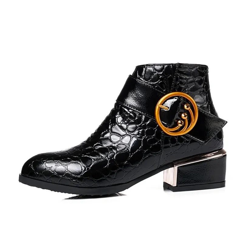 Ботинки женские из лакированной кожи на среднем каблуке с круглым носком | Обувь