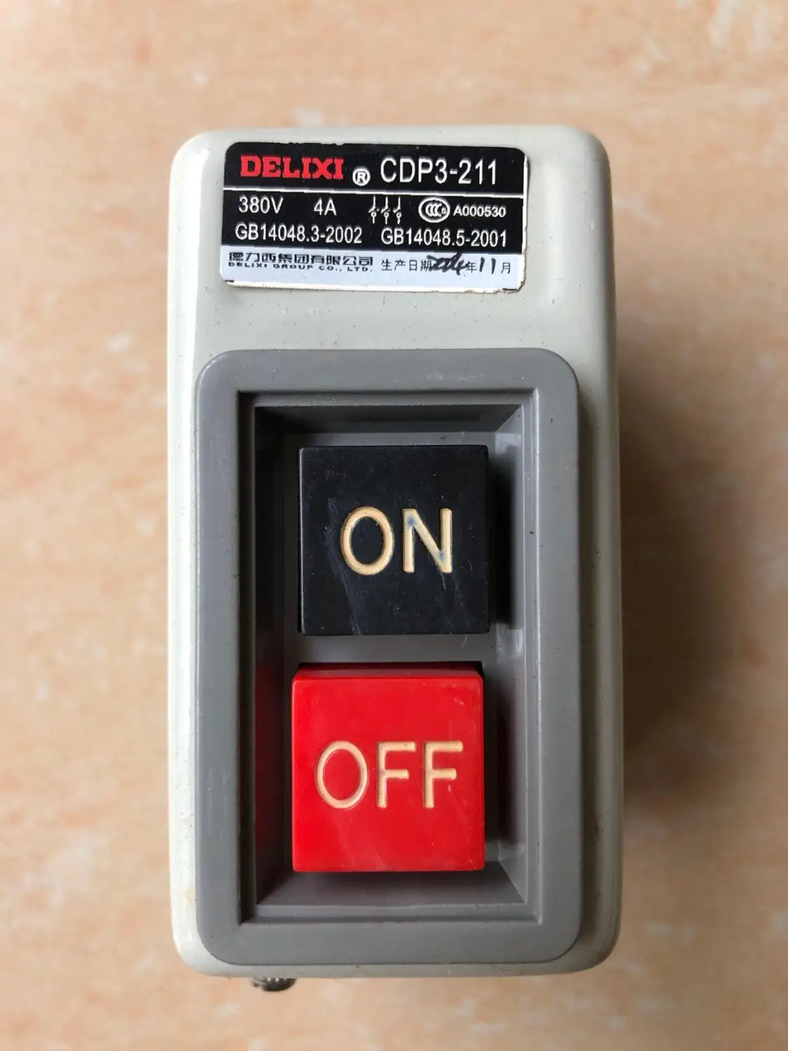 

Original new 100% CDP3-211 start button switch 4A 380V