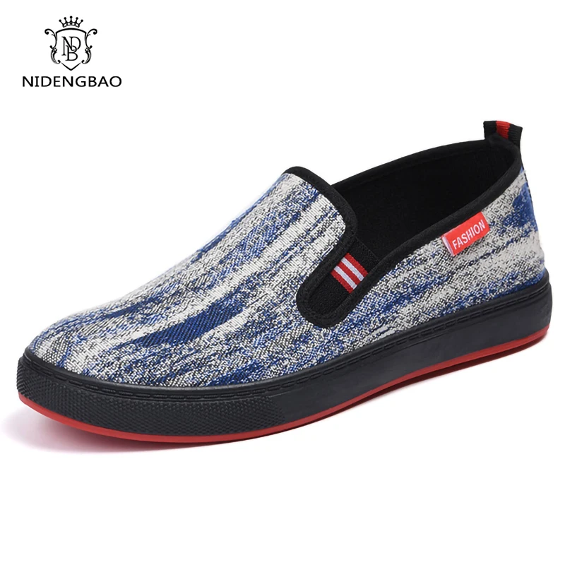 Мужские повседневные туфли без застежки черные мягкие лоферы