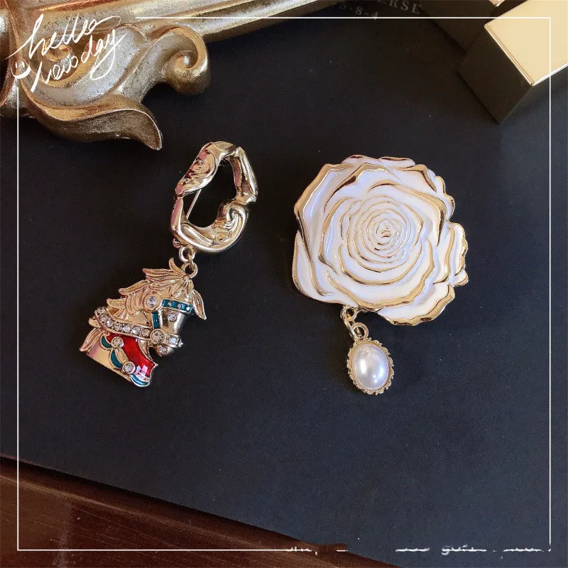 

Vintage white rose pearl Baroque horse elegant corsage