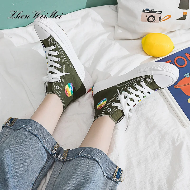 Новинка белые кроссовки на плоской подошве со звездами парусиновая обувь для