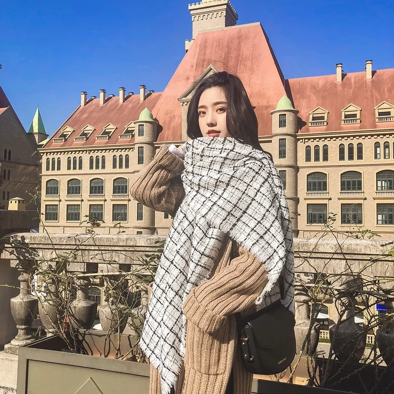 

All-match black and white plaid wool scarf sunscreen spring and autumn air conditioning shawl ladies Korean tassel