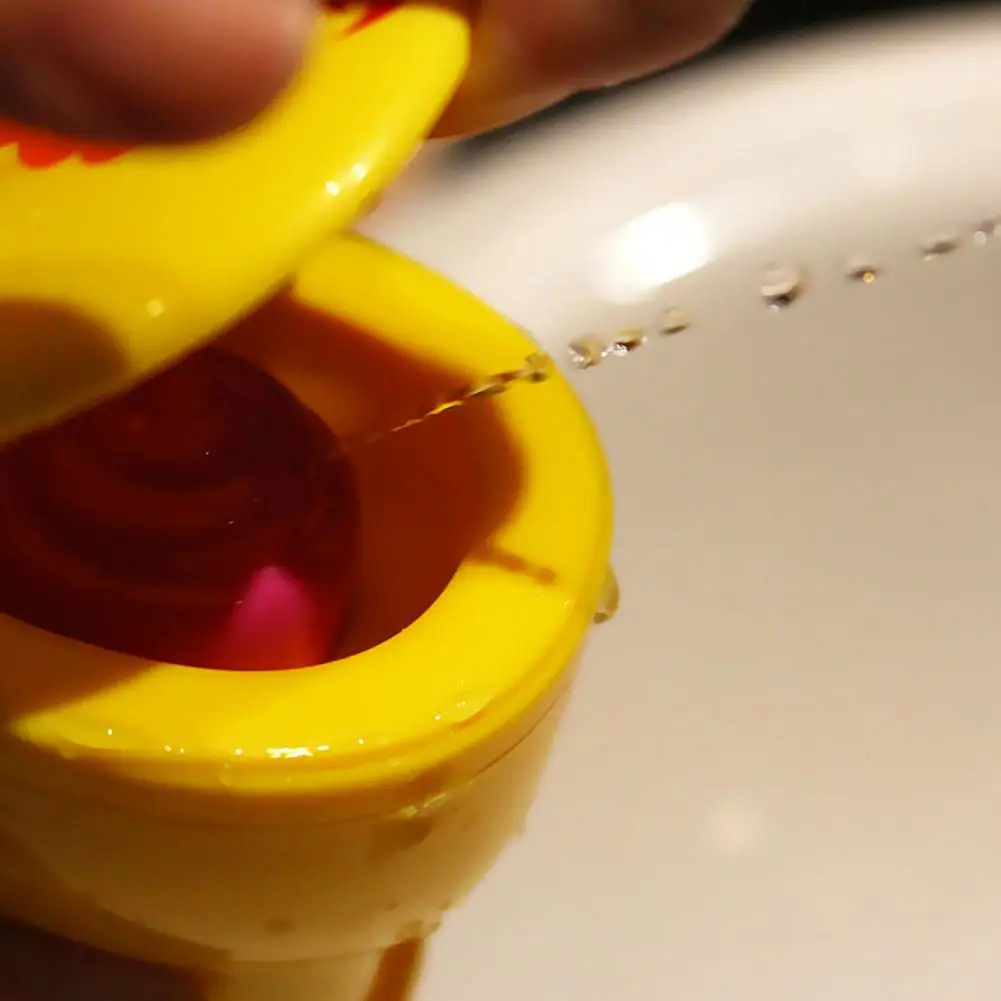 

Mini Funny Water Jet Spray Toilet Model Child Spoof Trick Toy Decompression Prop