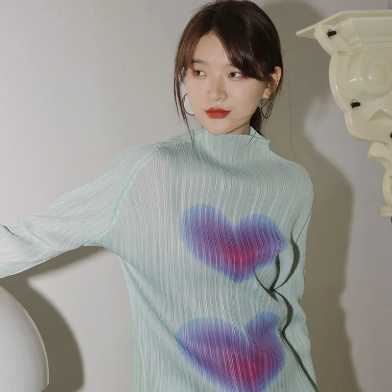 

LANMREM Women Turtleneck Blouse 2021 Autumn Summer Long Sleeve Heart Printed Female Shirt Pleated Fashion Top clothes 2D1301