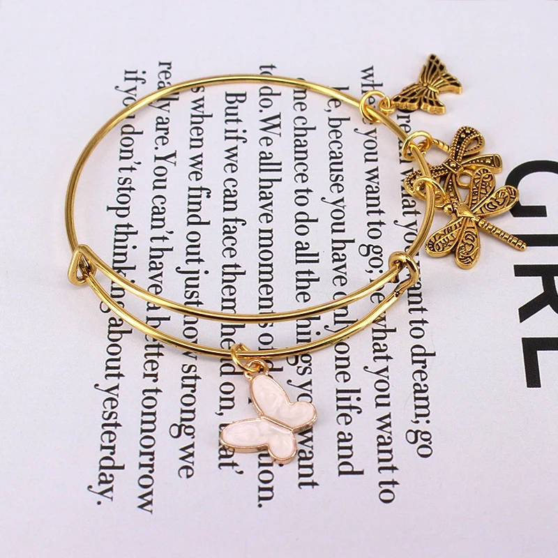 Женский браслет с 5 звеньями подвесками в виде бабочки золотого цвета со