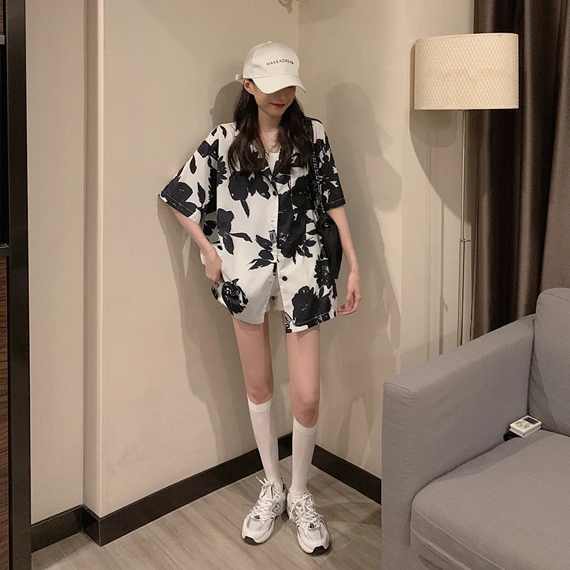 

Chiffon Loose Women's Shirt New Fashion Blouses Casual Short Sleeve Blusas Ink Printing V-neck Shirts Summer Houthion