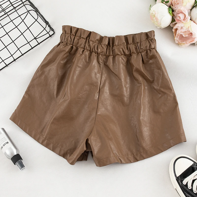 Женские однотонные шорты HELIAR эластичные из искусственной кожи с высокой талией и