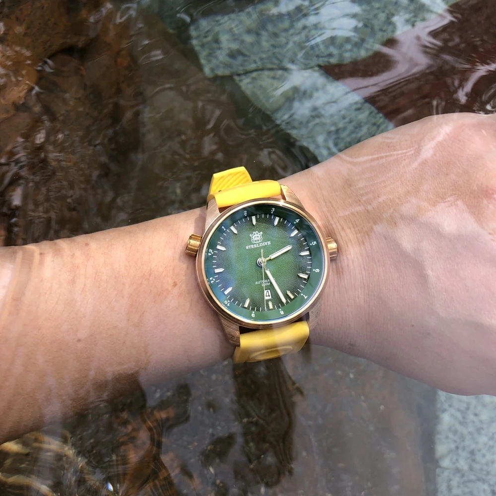 

STEELDIVE CuSn8 Bronze Watch Japan NH35 Mechanical Wristwatch Men 20ATM Waterproof Luxury Diver Watch Automatic Green Dial