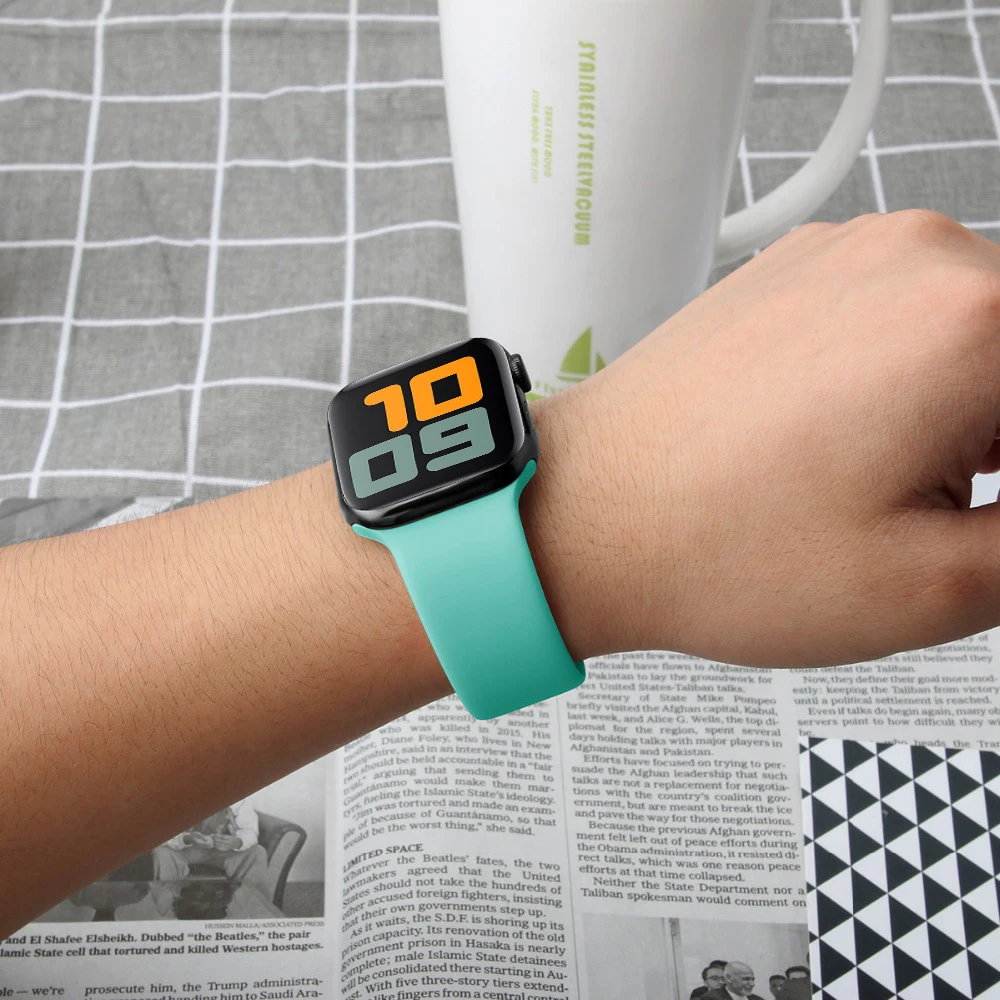 

Band For Apple Watch 44mm 40mm 38mm 42mm soft Rubber silicone belt correa wristband bracelet iWatch 3 4 5 se 6 42 44 40 mm strap