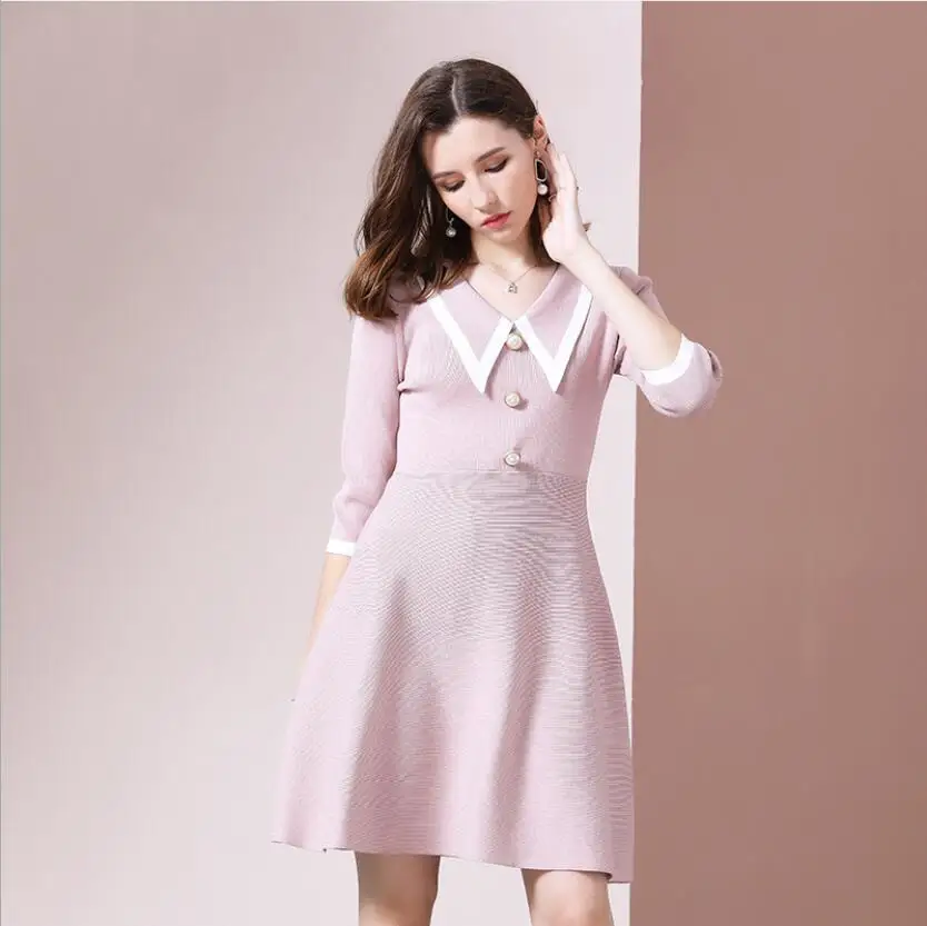 Женское трикотажное платье-свитер на пуговицах с V-образным вырезом | Женская