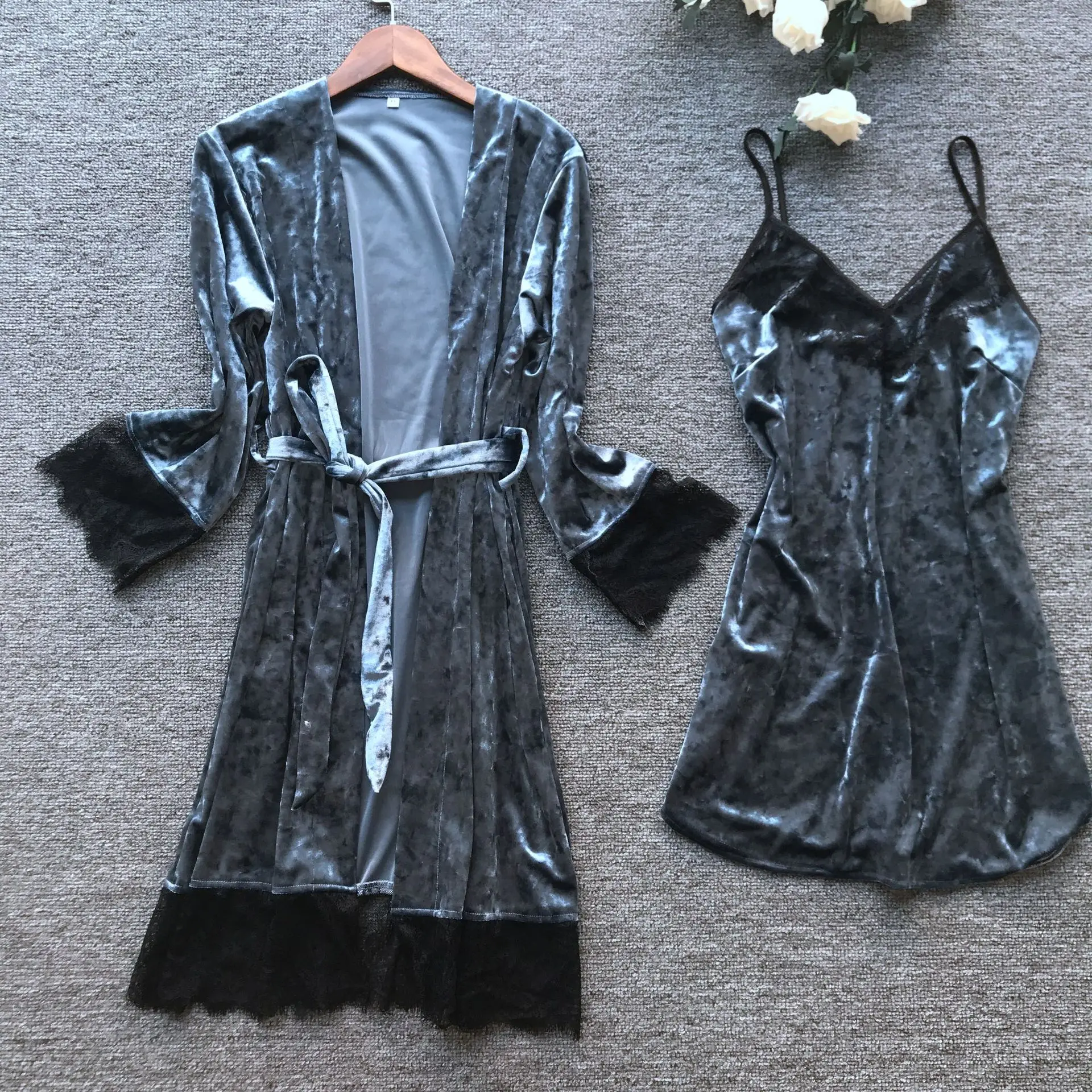 Сексуальный женский велюровый ночной халат топ на бретелях пижама M XL зима 2 шт.